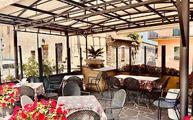Le Quattro Stagioni Lakeview